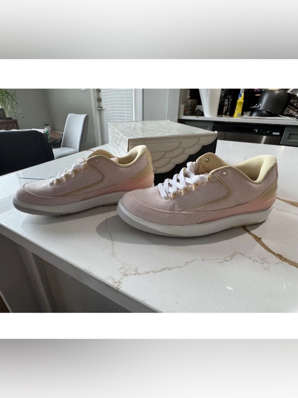*RARE* Nike Jordan 2 Retro Low - Women's Size 7.5